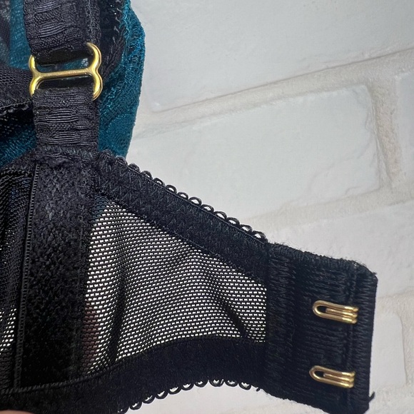 NWT Soma Breathtaking Unlined Underwire Sheer Lace Plunge Bra 34 D Green #0224 - Picture 5 of 9